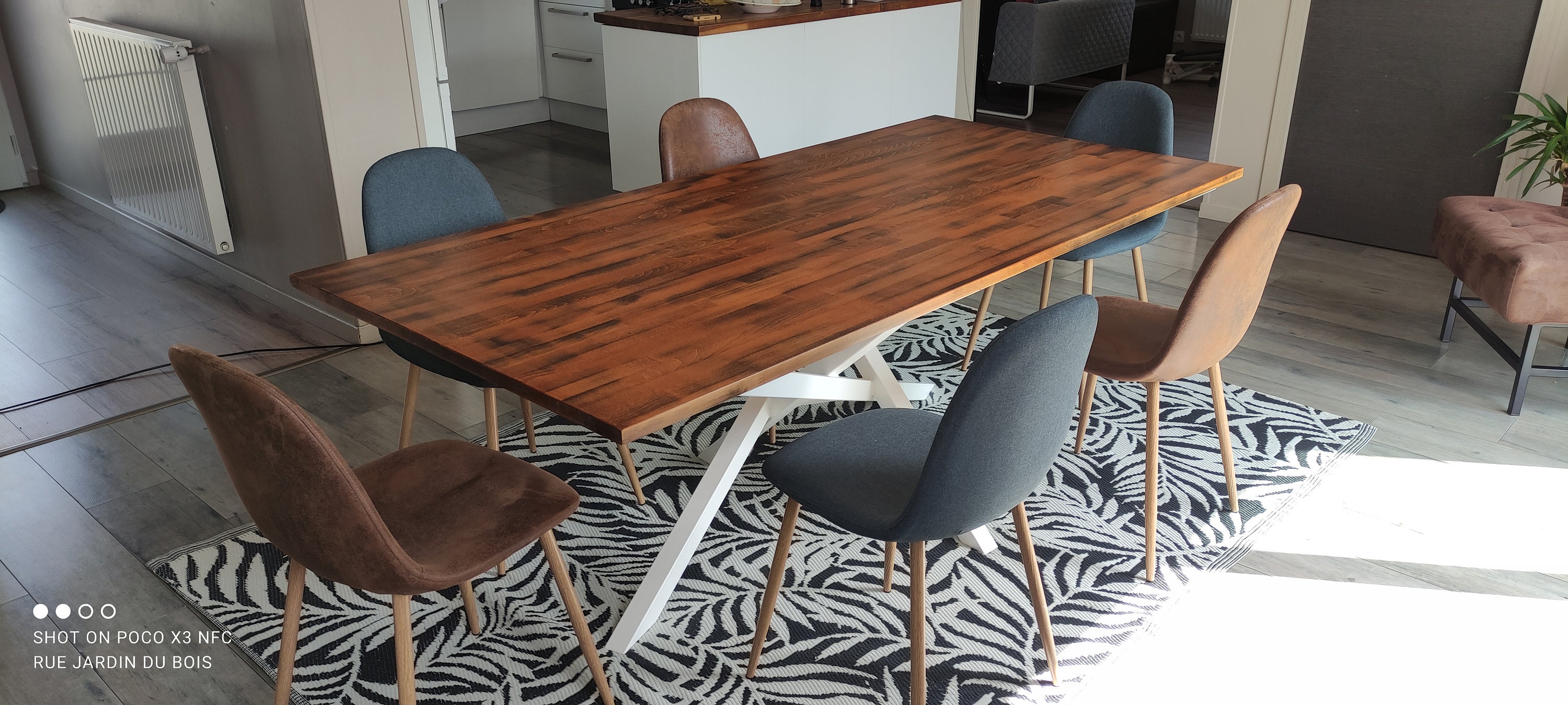 Table Pieds Croisés en Bois et Métal