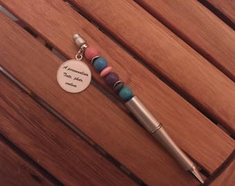 Stylo gris argenté avec perles