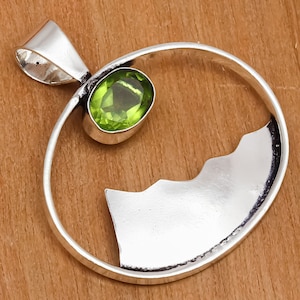 Natural Peridot Pendant, Peridot Crystal Pendant, August Birthstone, Gemstone Pendant, Healing Crystal, Peridot Necklace - Gift for Her