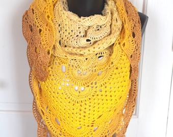 Pretty corn-colored summer shawl crocheted in 100% cotton shaded from yellow to beige.