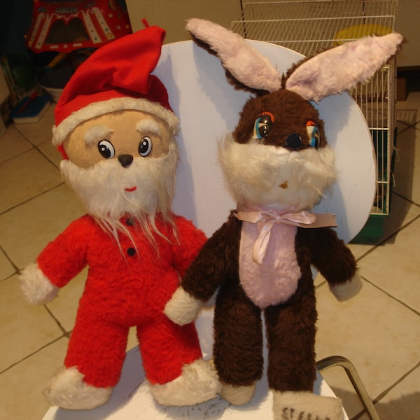 2 anciennes  peluches LAPIN de Paque et PAPA NOEL  en paille de 41 cm et 43 cm