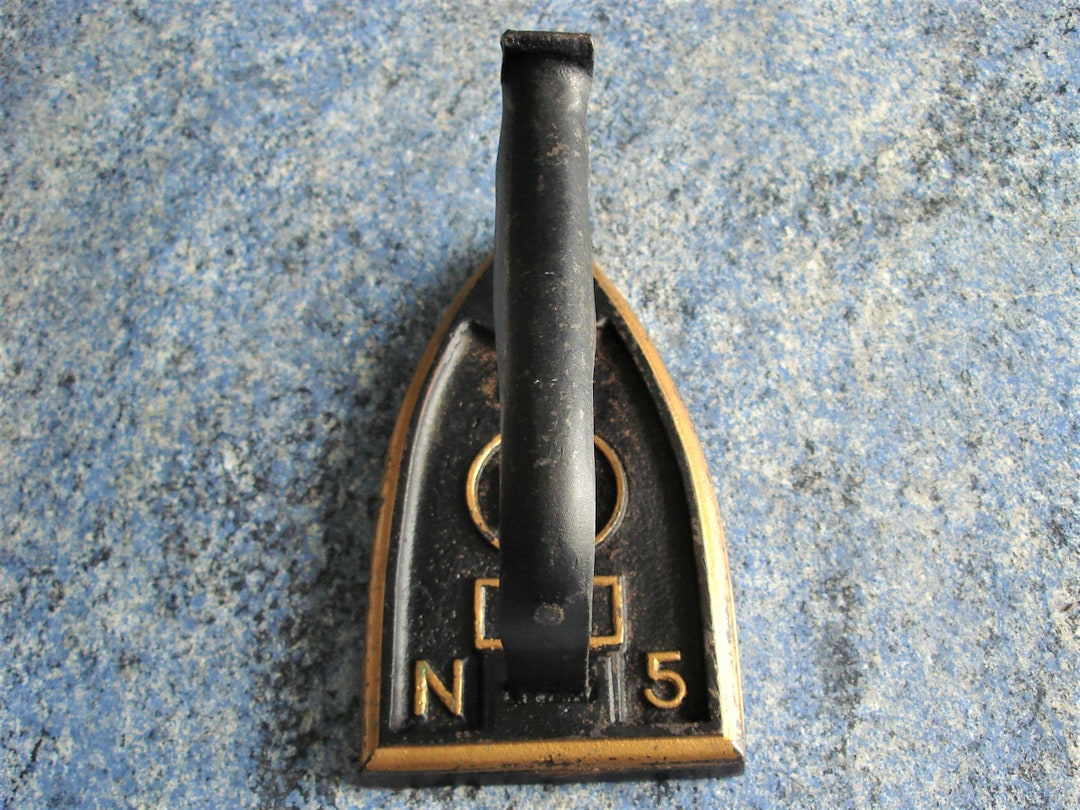 FER a Repasser Ancien en fonte MH FORT numéro 5 - Etsy France