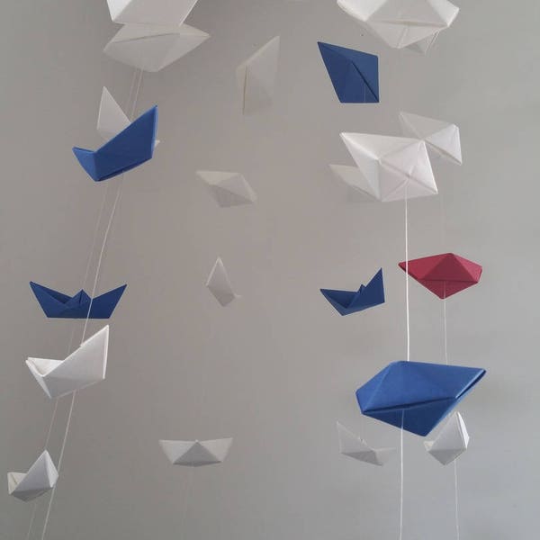 décoration bébé mobile origamis bateaux
