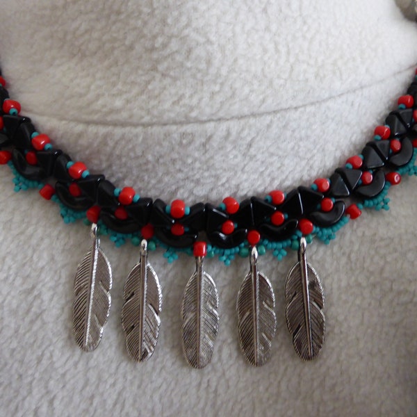 Collier amérindien perles et plumes