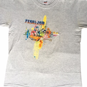 May include: Grey t-shirt featuring a graphic print of the band Pearl Jam. The print depicts the band members in a stylised illustration with a car and musical instruments.