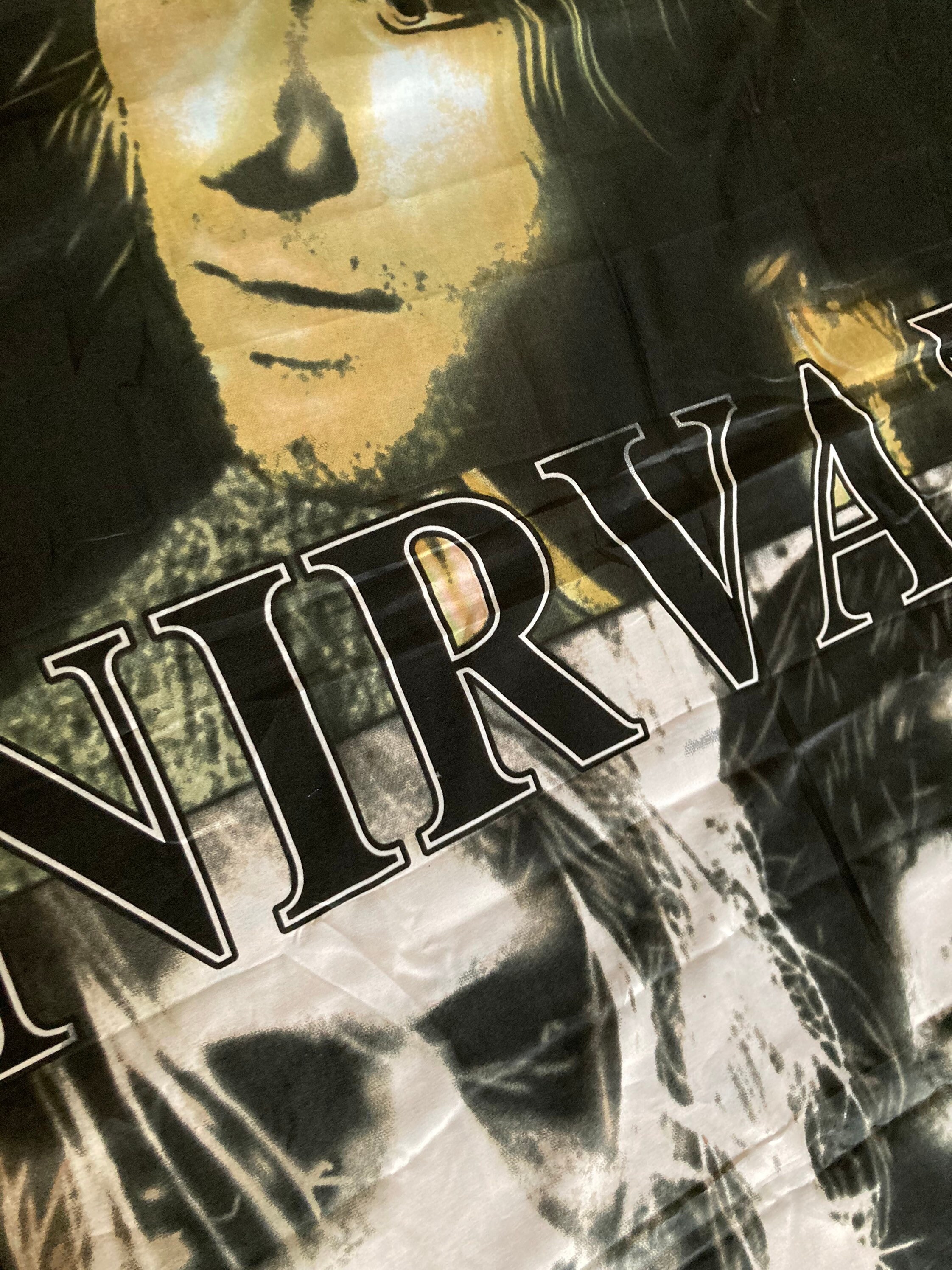 Poster Drapeau Nirvana - Logo Amp - Taille 110 X 75 Cm - 100% Polyester, Lavable
