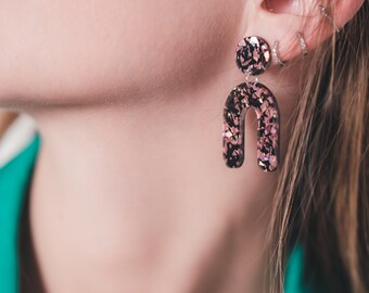 ARCHE ROCK earrings in rose terrazzo, gold and black glitter, original acrylic U-shaped design, dark modern gothic