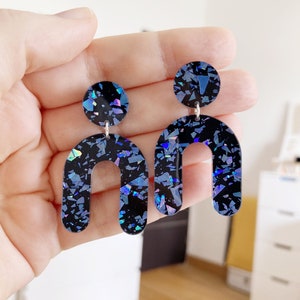 ARCHE ROCK blue and black glitter original acrylic u-shaped earring