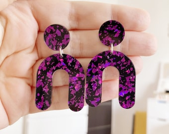 Boucle d'oreille ARCHE ROCK violet et noir paillette original acrylique forme u