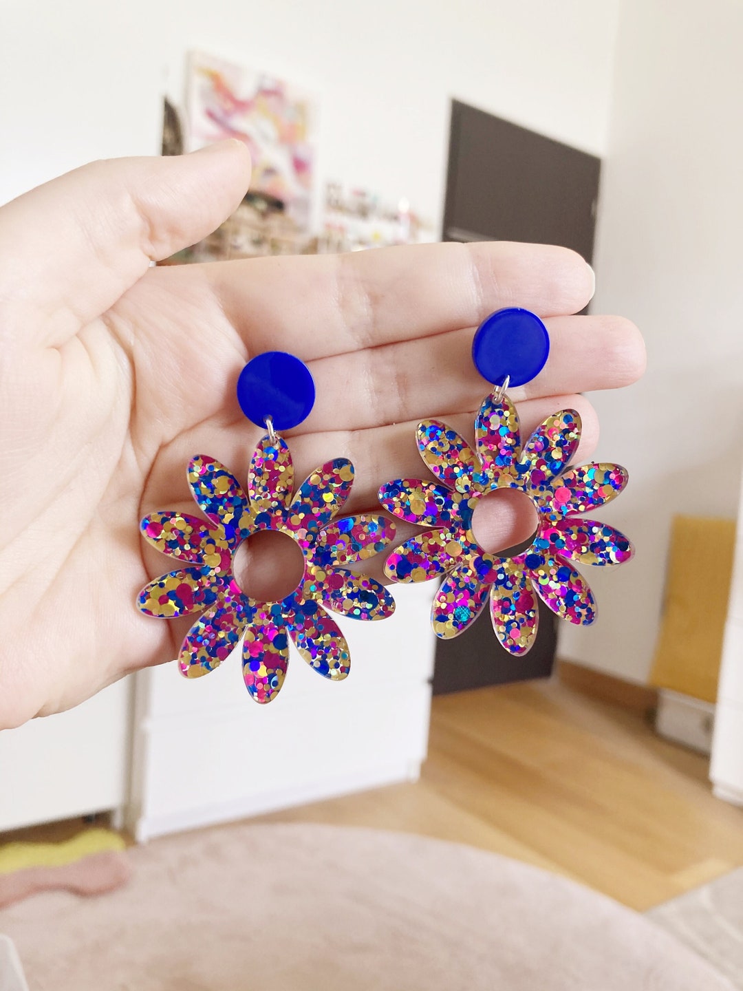 boucle-d-oreille-marguerite-multicolore-bleu-rose-dor-paillette