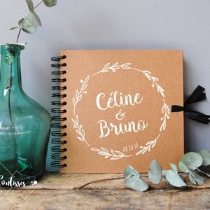 Libro degli ospiti in carta kraft personalizzato con il nome degli sposi e la data del matrimonio