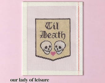 Needlepoint Canvas, Hand-Painted Zweigart 18-Count Pennant - Gothic Halloween Design
