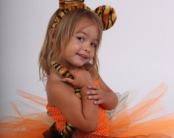 Déguisement de tigre, robe tutu enfant en tulle orange et noir avec serre tête. Un costume carnaval , un cadeau d'anniversaire..