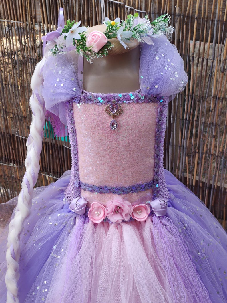 Perruque Raiponce Tressée Avec Fleurs – 2 Couronnes (Bleue Et Fleurs) – Cosplay Enfant – Fibre Synthétique