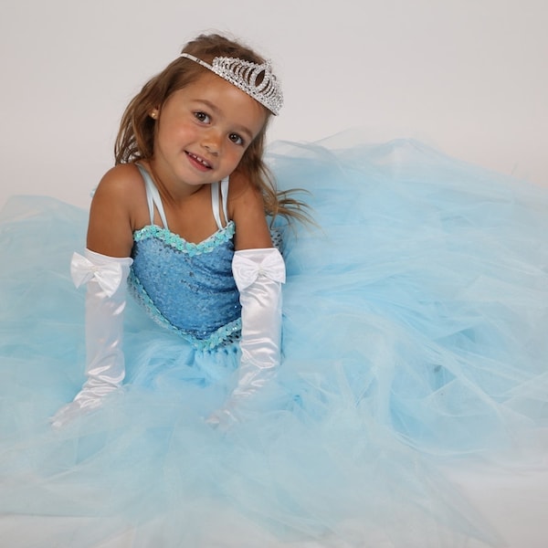 Robe de cérémonie enfant, robe tutu de petite fille d'honneur en tulle  bleu clair et tissu sequin. Cadeau de Noël  pour enfant