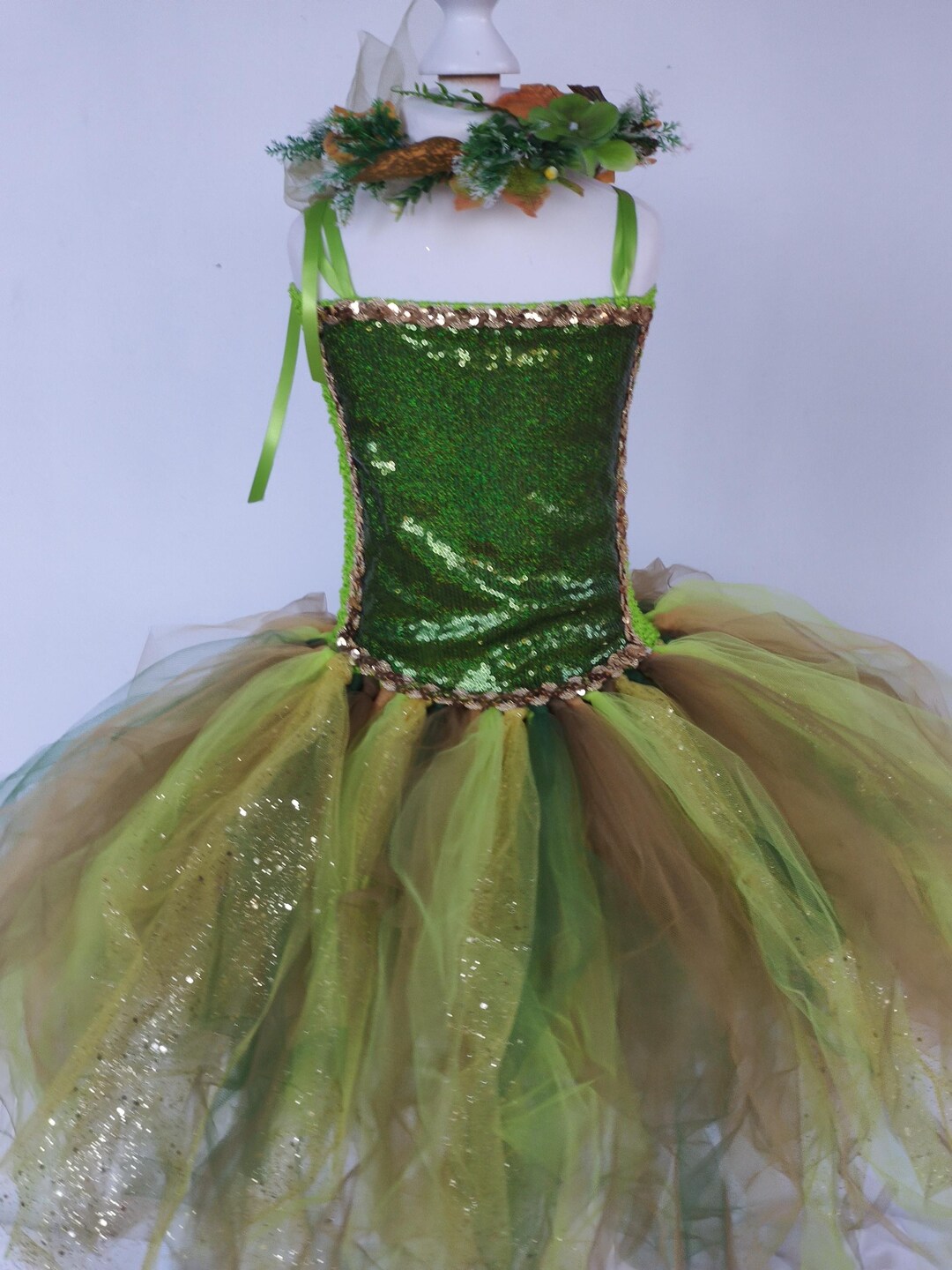 Costume d'Elfe de Noël pour Femmes Ensemble Enchanté de Fée Verte avec Ailes et Coiffe pour Cosplay d'Halloween Robe Élégante de Princesse de Forêt Costume d'Elfe de Noël pour Femmes Ensemble Enchanté de Fée Verte avec Ailes et Coiffe pour Cosplay d'Halloween Robe Élégante de Princesse de Forêt