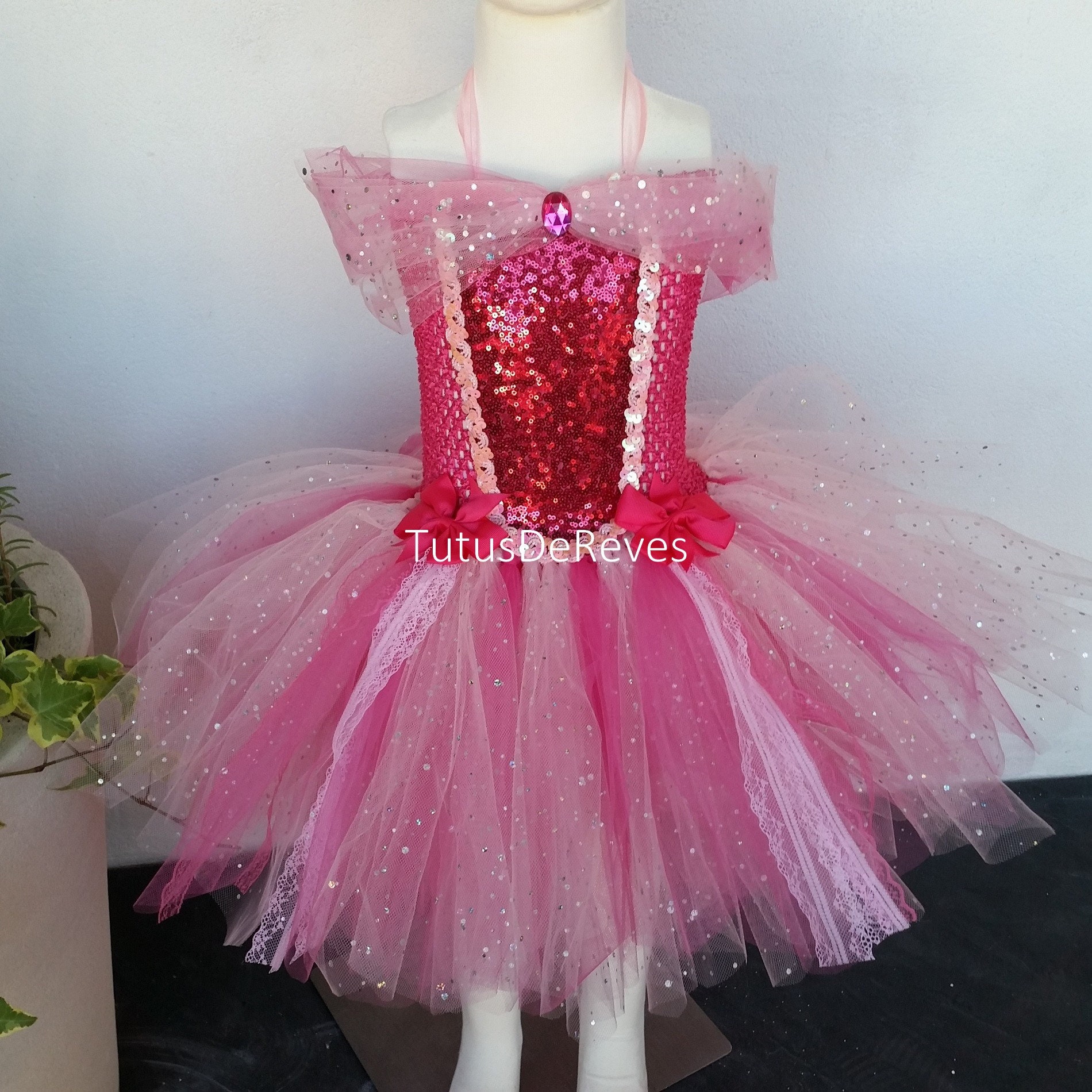 Costume - robe princesse rose aurora à louer sur Surbourg - Yacalouer