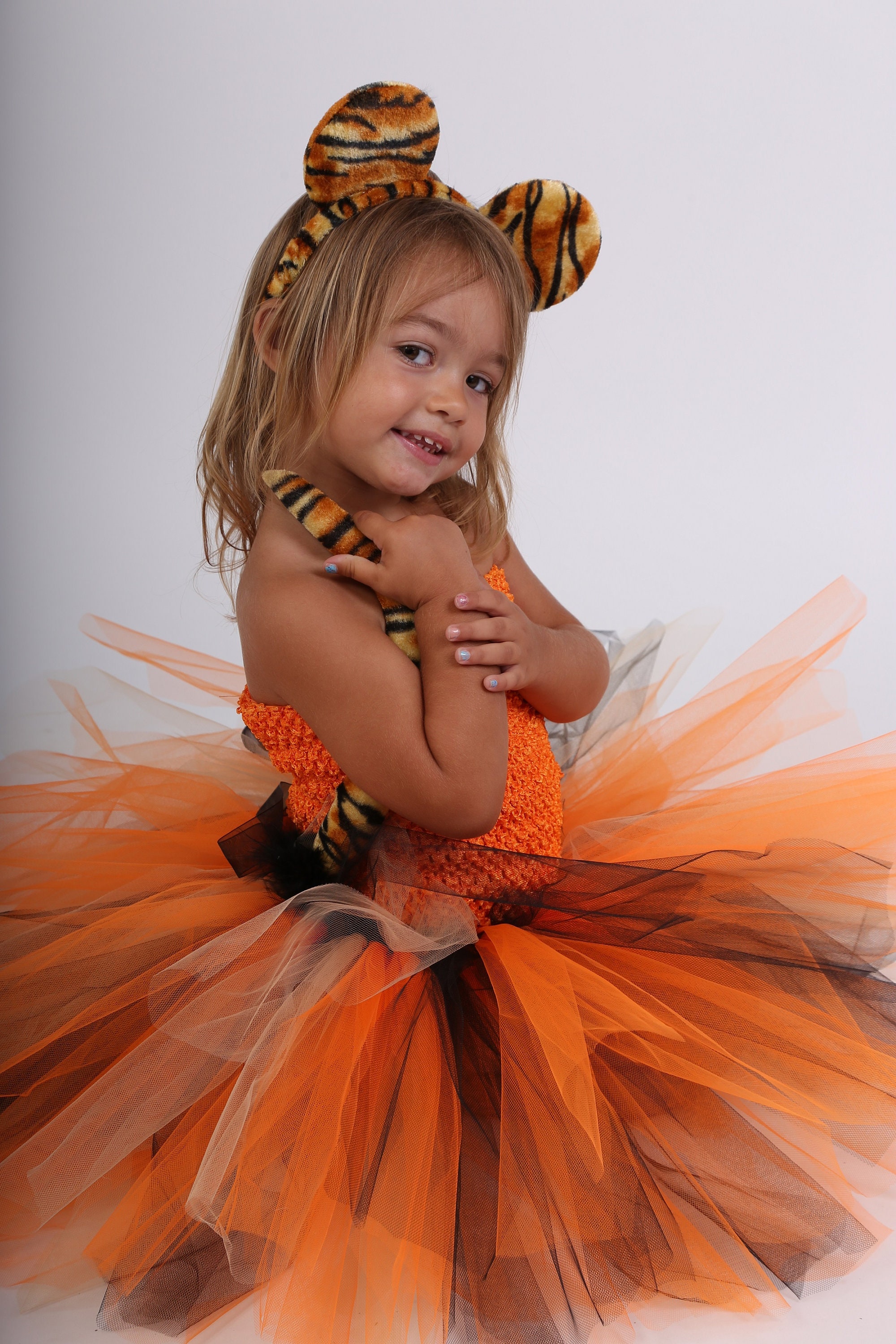 Queue de tigre en peluche, à rayures orange/noires, 21 po, accessoire de  costume à porter pour l'Halloween