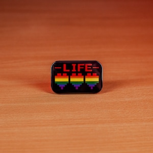 LGBTQ Gay Life Bar Badge Inspiriert von Legend of Zelda | Gamer Abzeichen Geschenke Videospiel inspiriert
