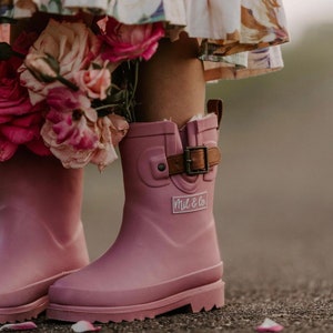 SCOUT natural rubber Dusty Rose gumboots - fully lined! Ready to post!