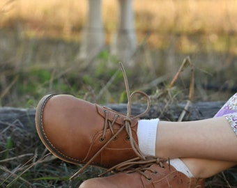 FINLEY // Zapato oxford vintage de cuero premium liso color canela - Bebé / Niño pequeño / Niño / Joven