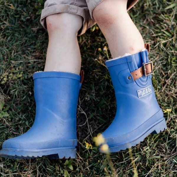 SCOUT natural rubber Soft Navy gumboots - fully lined! Ready to post!
