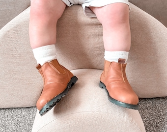 NEW || ALFIE tan premium leather unisex baby / toddler / children/ youth pull on boots with FREE storage bag!