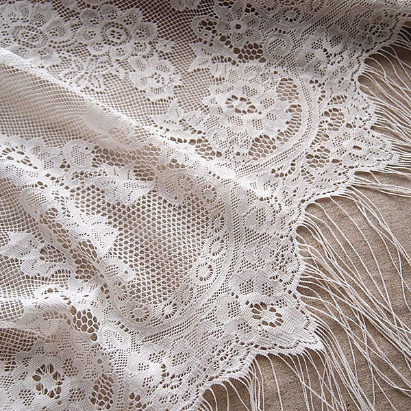 83 cm x170 cm, lace fabric, lace calais, scalloped