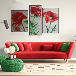 Può includere: Un set di tre tazze in ceramica con finitura opaca e macchiettata. Le tazze sono nei toni del crema, grigio chiaro e grigio scuro. Ogni tazza ha un design semplice e minimalista, perfetto per caffè o tè.