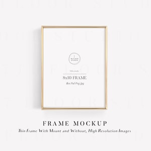 Puede incluir: Maqueta de marco rectangular dorado de 20 x 25 cm. El marco tiene un perfil delgado y un interior blanco. El texto "8x10 FRAME" y "FRAME MOCKUP" es visible, junto con otro texto. La imagen está sobre un fondo blanco.