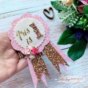 Birthday badge with age perfect for cake smash shoots