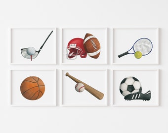 Könnte beinhalten: Sechs weiße Rahmen mit Illustrationen verschiedener Sportgeräte. Die Rahmen sind in zwei Reihen mit jeweils drei angeordnet. Die obere Reihe zeigt einen Golfschläger und einen Ball, einen Footballhelm und einen Football sowie einen Tennisschläger und einen Ball. Die untere Reihe zeigt einen Basketball, einen Baseballschläger und einen Ball sowie einen Fußball und einen Fußballschuh.