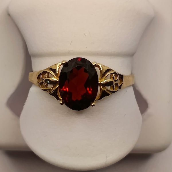 Bague or jaune 18 carats, bague or jaune grenat, idée cadeau pour elle