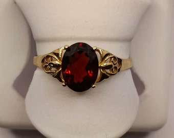 18 carat yellow gold ring, garnet yellow gold ring, gift idea for her