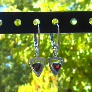 Handmade earrings with 5mm faceted trilliant cut garnet stones