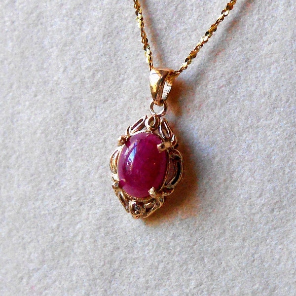 Pendentif or jaune avec rubis, pendentif or jaune 9 carats, petit pendentif or et pierre pour femme, cadeau pour femme