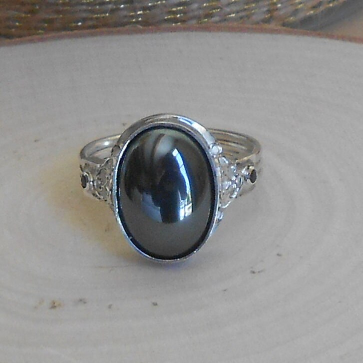 Handmade 950 silver hematite and black spinel ring