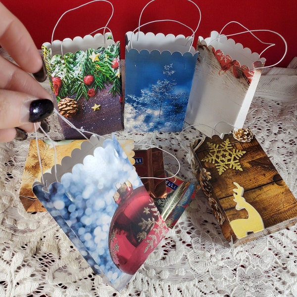 Mini Christmas Holiday Theme Treat or Gift Bags, mini candy bags, jewelry bags, gift card bags, cheerful Christmas reindeer and snowflakes