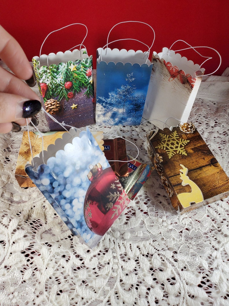 Mini cadeaux ou cadeaux à thème des fêtes de Noël, mini-sacs de bonbons, sacs à bijoux, sacs de cartes-cadeaux, joyeux rennes de Noël et flocons de neige image 1