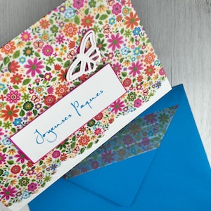 carte Joyeuses Pâques calque fleuri
