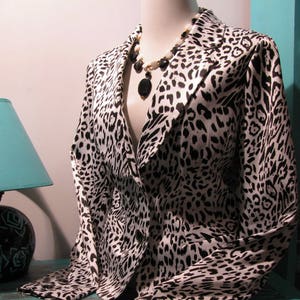 Blazer animal print / elegant vintage blazer/ trending animal print/ monochrome animal print/ leopard print blazer/ new image 1