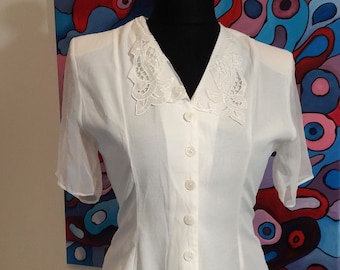 Vintage woman girl blouse/50th vintage blouse/1950/white blouse vintage/retro/excelen condition/lace collar/ M size/1950s
