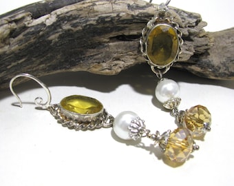 Boucles d'oreilles longues faites main avec pierres précieuses/Quartz jaune, perles de coquillage blanches et cristal/Boucles d'oreilles aspect ancien/Boucles d'oreilles de style vintage