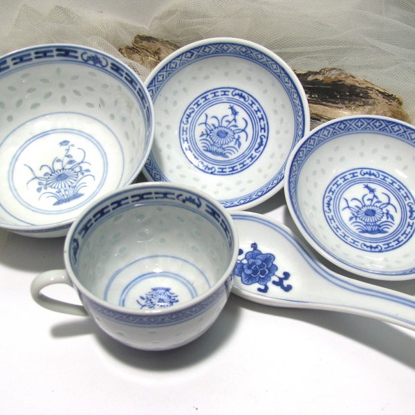 Vintage Blue and White Porcelain set/ Rice Grain Pattern Bowl, Plates and Cup set/60s/China Porcelain Collectible/Porcelain Collectors