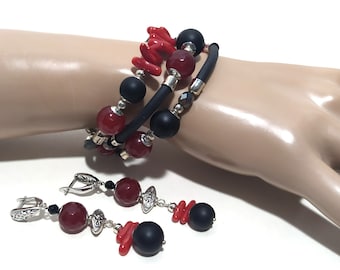 Handmade bracelet and earrings set/Trending jewelery set of layered jade and agate bracelet and long dangle earrings in red and black/ OOAK