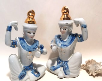 Figurines vintage de danseuses de temple thaïlandaises, danseuses de temple thaïlandaises blanches et bleues, lot de deux, figurines vintage en porcelaine