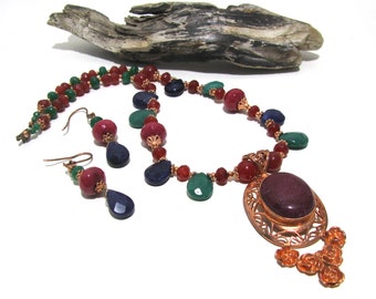 Conjunto de joyas de piedras preciosas de rubí, zafiro, esmeralda/Juego de pendientes de collar colgante de piedras preciosas de rubí/Conjunto de joyas de cobre/Joyería medieval y de estilo oriental