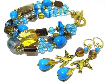 Ensemble bracelet et boucles d'oreilles faits main/bracelet épais en perles vintage/turquoise, verre, bracelet en cristal/boucles d'oreilles longues/breloques oiseaux/cadeau pour maman
