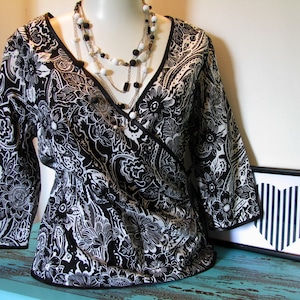 Vintage Cotton Kimono Blouse/ Monochrome Blouse/Black and White Blouse/ Japanese Style Light Cotton Blouse/ Summer Blouse/Medium Size Blouse