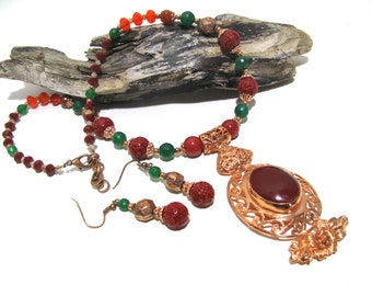 Conjunto de collar y aretes colgantes de jade, cinabrio y cobre hechos a mano / Conjunto de joyas de piedras preciosas hechas a mano / Regalo para ella / Conjunto de aretes de collar con cuentas